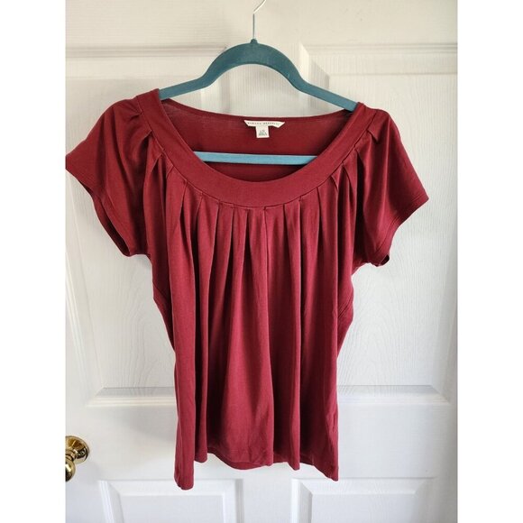 Banana Republic Ladies Short Sleeve Pleated Scoop neck T-shirt  Burgundy Med - Picture 1 of 6